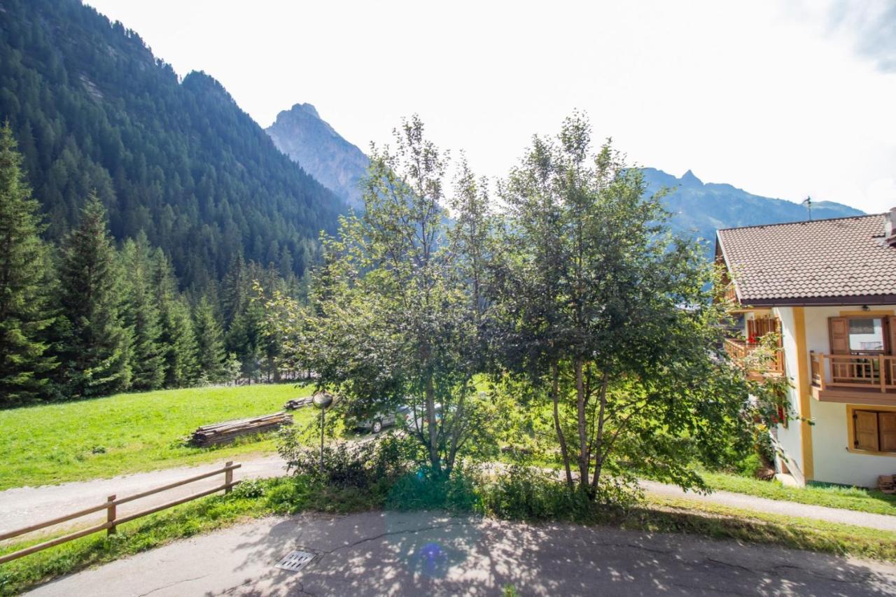 A Un Passo Dagli Impianti - Penia Di Canazei Exteriör bild